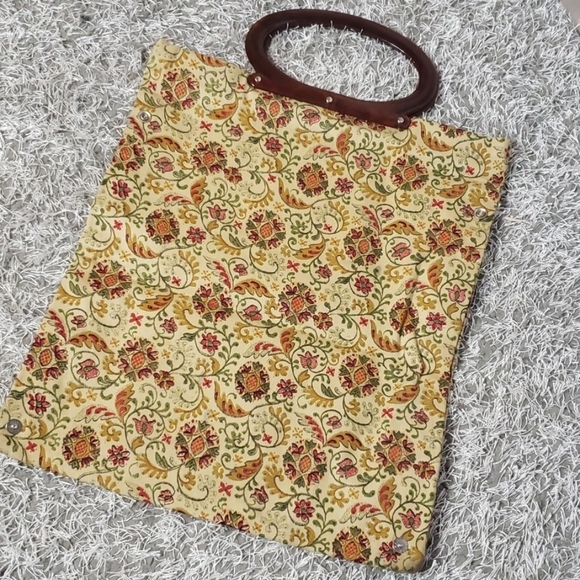 Vintage Handbags - Vintage Lady's Pride Lucite Purse